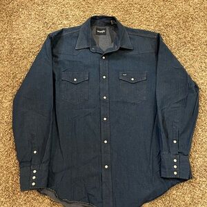 Wrangler Men's Dark Blue Button Down Shirt